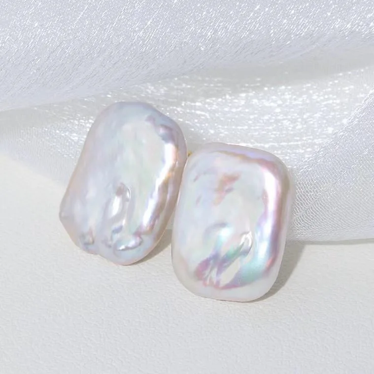 Серьги-гвоздики с натуральным жемчугом барокко антиаллергенные квадратные 14-19