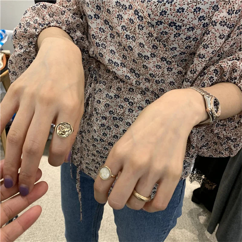 Женское Винтажное кольцо в стиле барокко золотистое круглое форме диска |