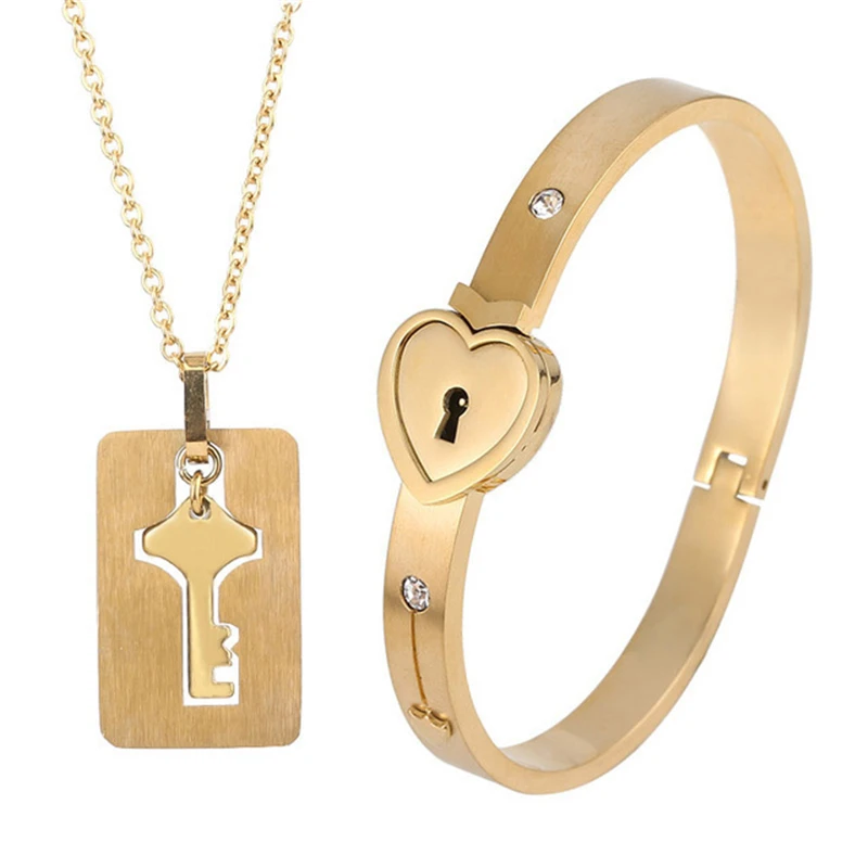

Character Props Love Lock Brooch Couples Bracelet Necklace Adult Pendant The Man Woman Valentine'S Day Gift Gift Commemorate