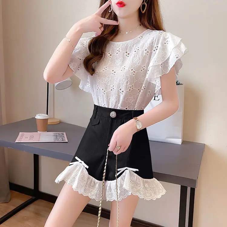 

Women 2021 Summer Fashion Two-piece Suits Female O-neck Casual Pullover Shirt Ladies High Waist Lace Patchwork Shorts Sets Y181