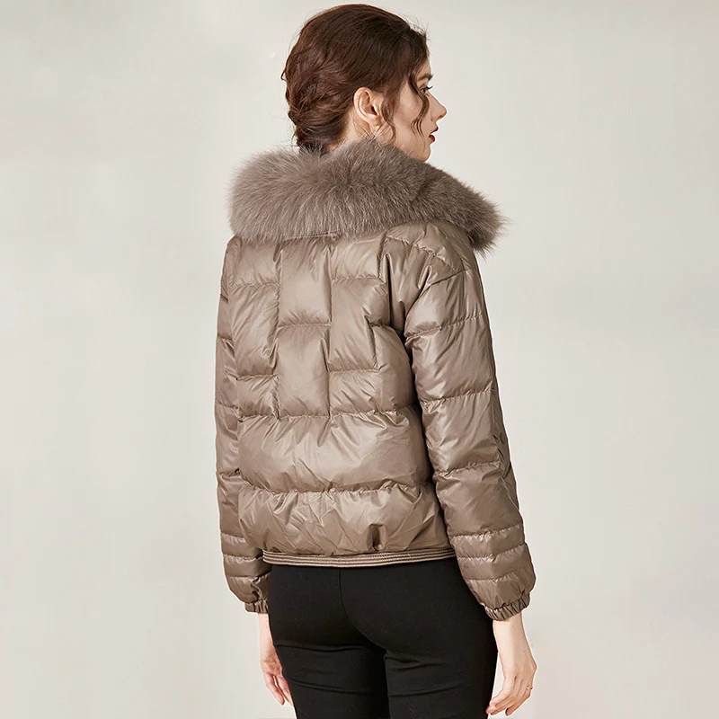 Женский пуховик с капюшоном куртка на белом утином пуху воротником из