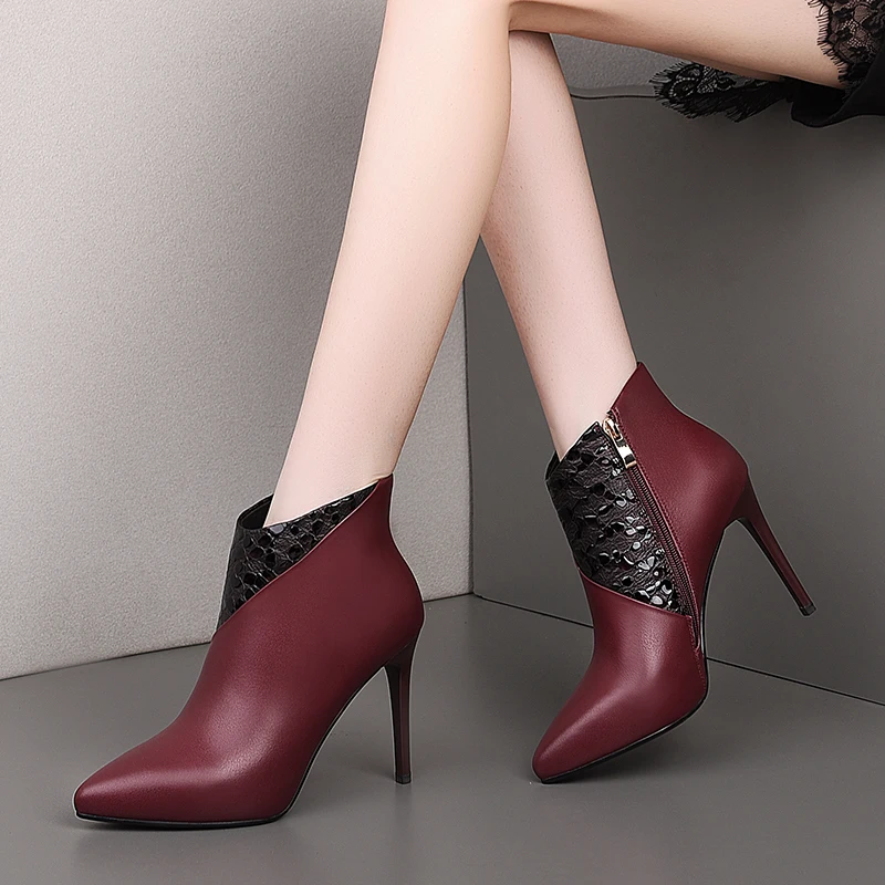 Женские зимние ботинки модные удобные офисные туфли с острым носком на высоком