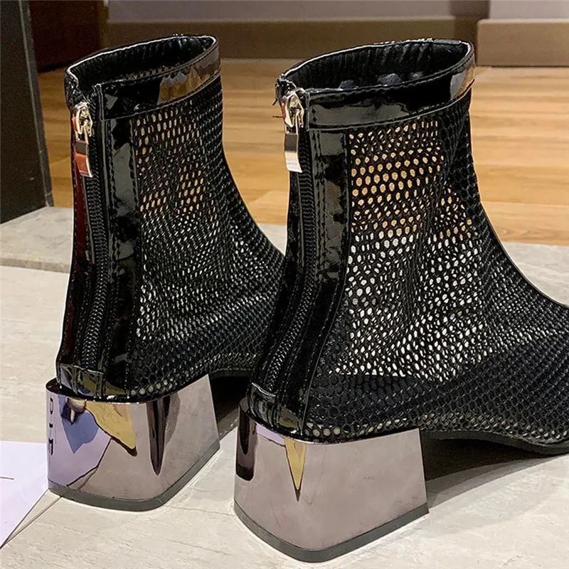 Zapatos De Mujer Пикантные полусапожки на квадратном каблуке с перфорацией Ботинки