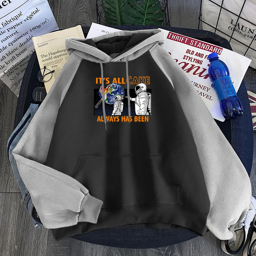 

Женская толстовка с капюшоном и принтом «астронавт режет земли»