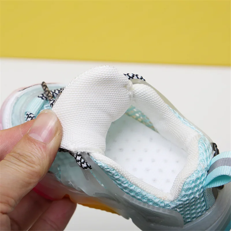

DIMI 2021 New Baby Light Up Shoes High Quality Baby Girl Toddler Shoes Breathable Mesh Colorful Bottom Kid Sneakers for Girl