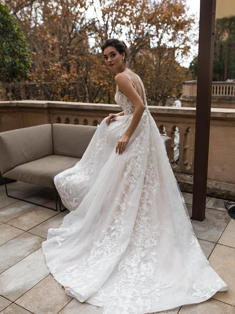 

MNGRL Luxury One-shoulder Sleeveless Retro Wedding Dress Fluffy Skirt White Lace 3D Flower Backless Plus Size Tail