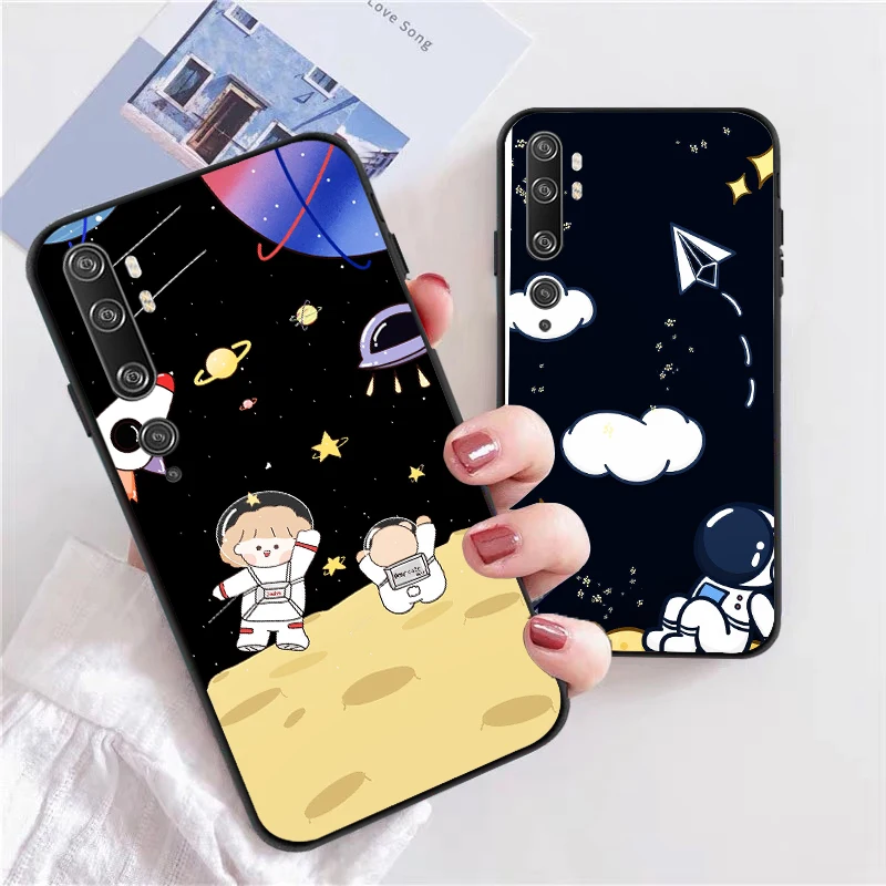 

Cute Fuuny Astronaut Space Square Silicone Case For Xiaomi CC9 CC9e 10S 10 Pro Lite 11 11 Lite Pro Ultra Cartoon Black Cover