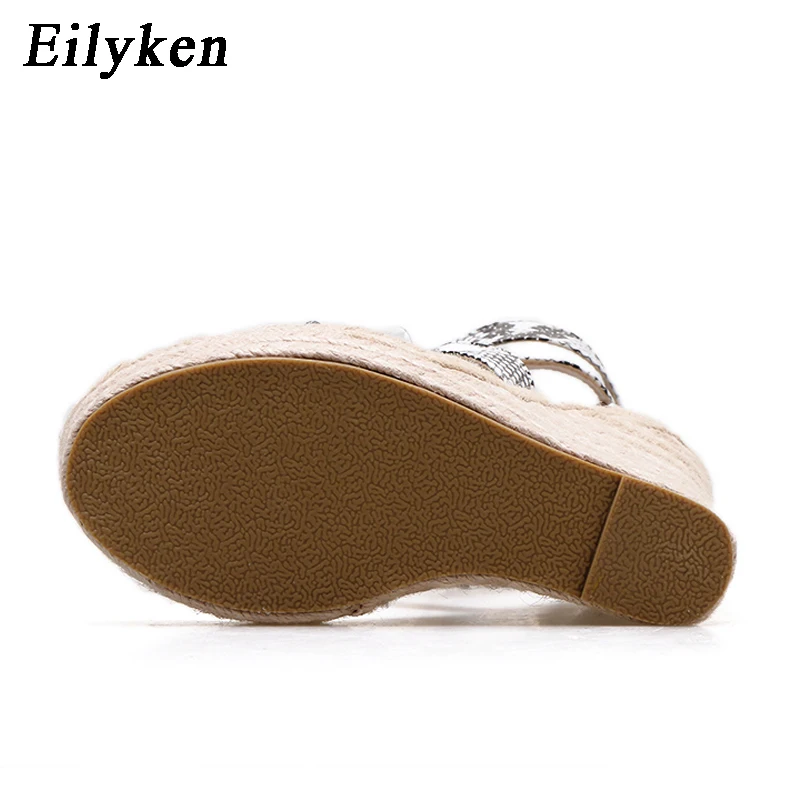 Eilyken новые женские летние сандалии со змеиным принтом на платформе с открытым