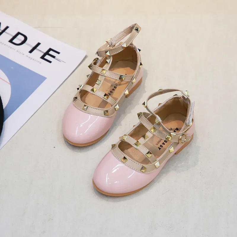 YN8816 pink Все размеры 21-36, обувь для девочек, новинка года, Весенняя детская обувь, обувь принцессы на плоской подошве с заклепками для девочек, стильные летние сандалии с Т-образным ремешком для девочек - Цвет: YN8816 pink