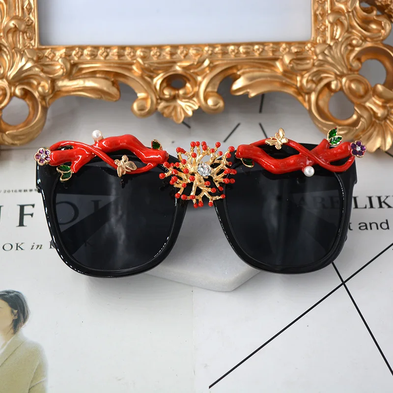 

Square Large Frame Sunglasses Women Goggles Retro Luxury Hollow Carved Diamond Sun Glasses Female Vintage Sun Glasses Oculos