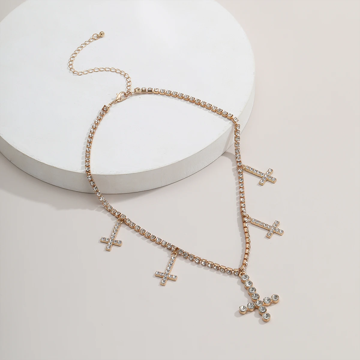 

SHIXIN Hip Hop Shiny Crystal Choker Colar With Cross Pendants Necklace for Women Punk Short Choker Necklaces Rhinestones Jewelry