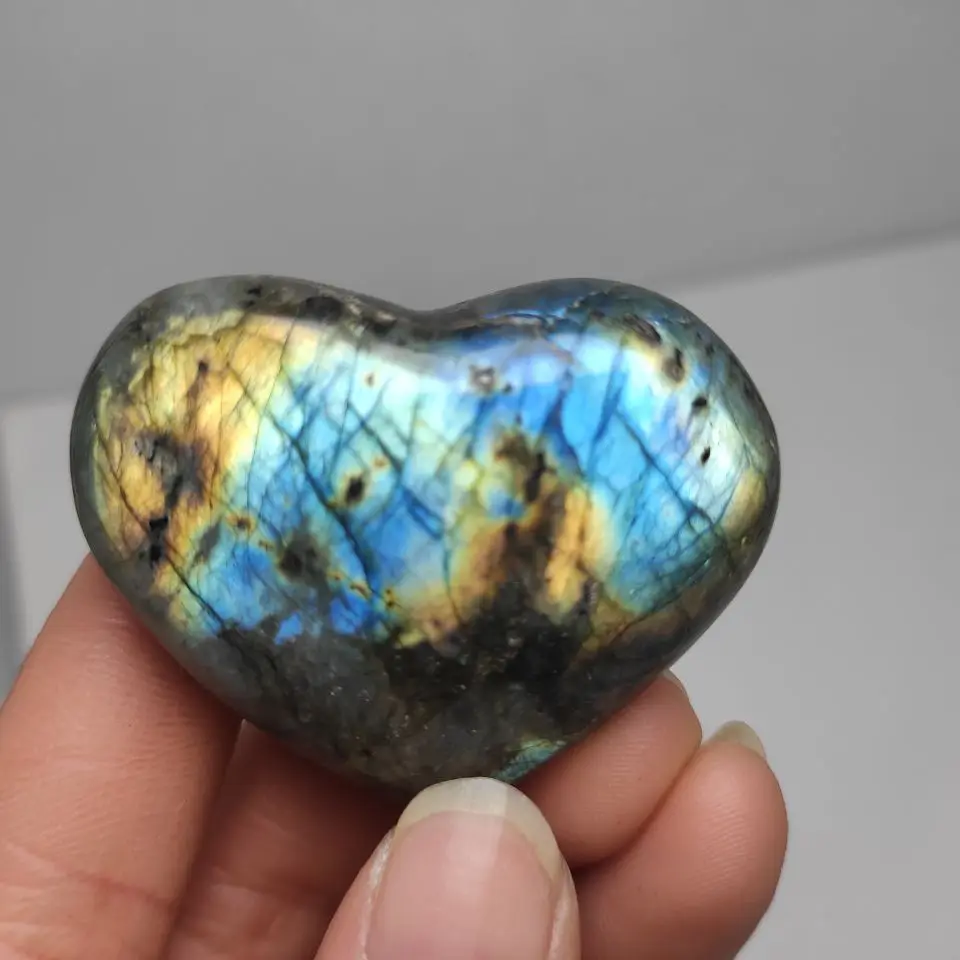 

Лабрадорит в форме сердца, 1 шт., Мадагаскар, натуральный лунный камень, энергия рейки, Целебный Камень, минерал горный Кристальный кулон, сам...