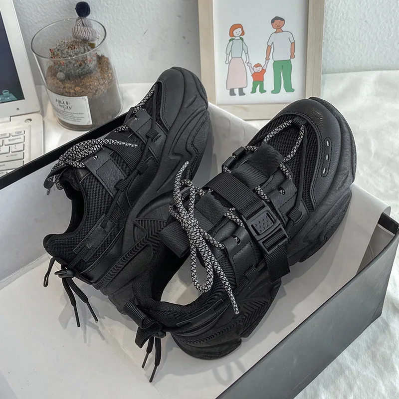 Женские кожаные кроссовки на массивной подошве черные или белые высокие