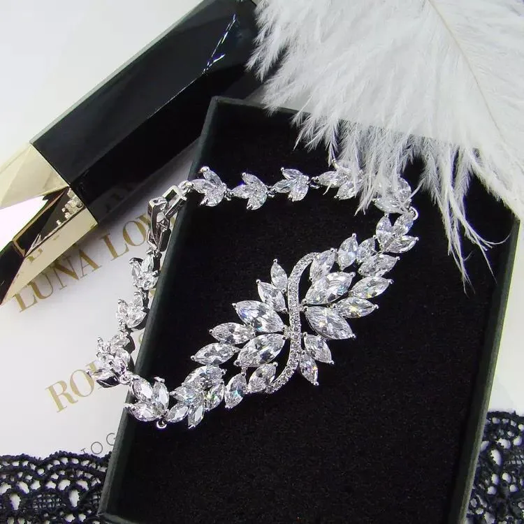 Женский браслет UILZ из белого золота с кубическим цирконием и цепочкой|Цепочки