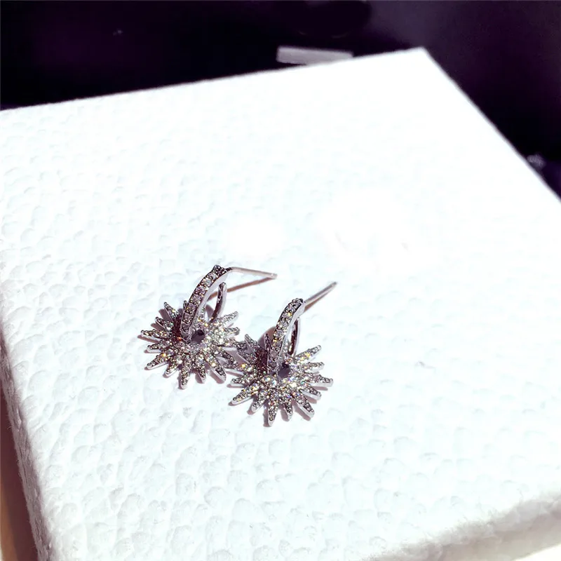 

Korean Stud Earrings For Women New Fashion Jewelry Exquisite Rhinestones Earrings Female