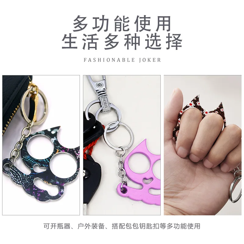 Милая кошка относится к тигровой женской ручной пряжке для самозащиты с