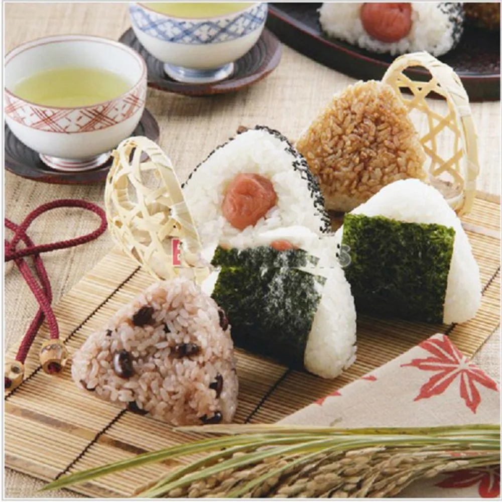 

New 1 Set DIY Sushi Mold Onigiri Rice Ball Food Press Triangular Sushi Maker Mold Sushi Kit Japanese Kitchen Bento Accessories