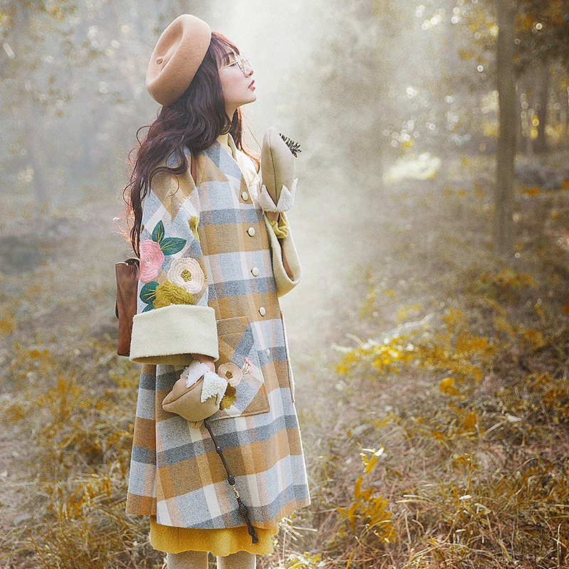 

Princess sweet lolita coat College style British Plaid medium embroidered long wool coat with long sleeves fashion women HJS047