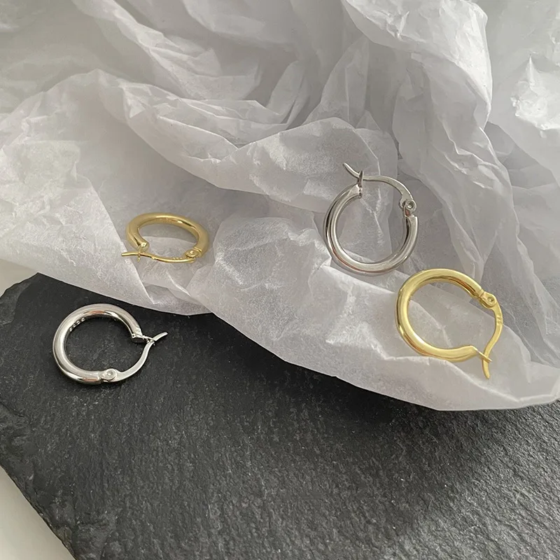 

Глянцевые серьги в форме буквы «С» из серебра 925 пробы, женские корейские Индивидуальные женские модели, Необычные Модные серьги-гвоздики, х...