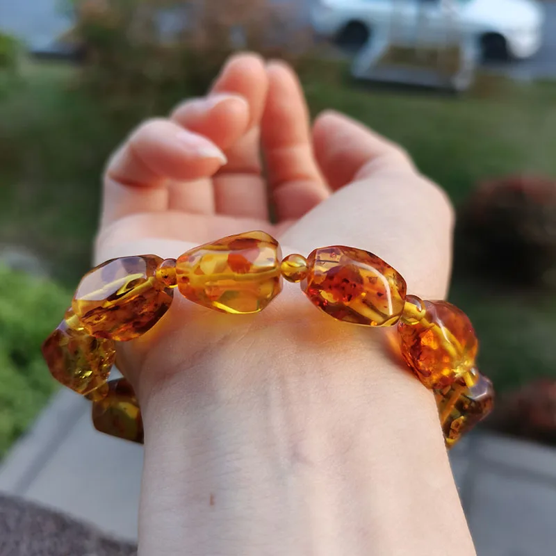 

Yoowei New Amber Bracelet for Mother Original Natural Genuine Flower Facted Beads Factory Jewelry Gift Suppliers Wholesale Price