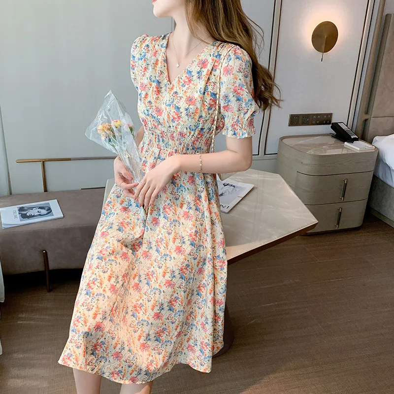 

2021 New French First Love Niche Small Floral Suspender Skirt Female Summer Waist Design Dress Fairy Skirt