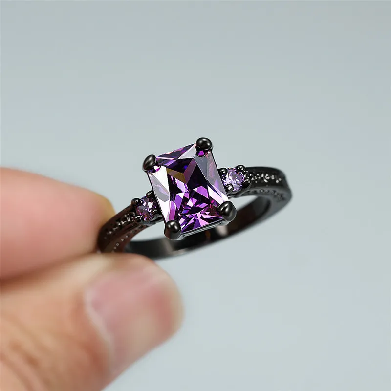 Кольцо женское с черным цирконием прямоугольное Золотое | Украшения и аксессуары