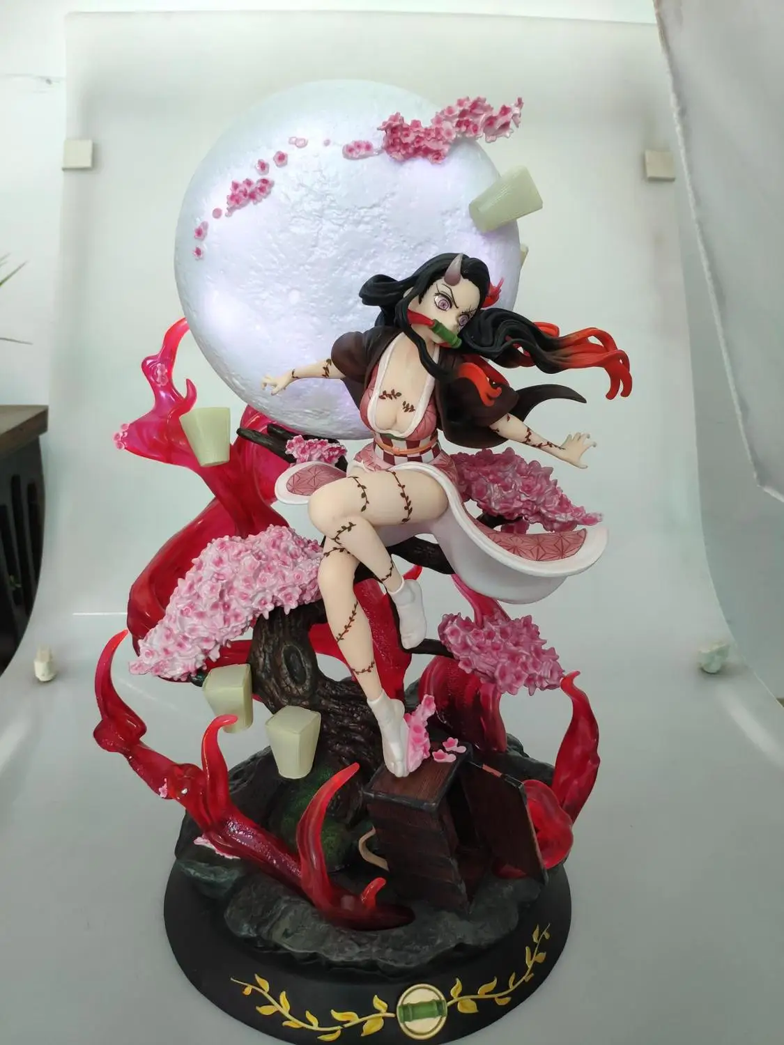 

Demon Slayer Kamado Nezuko GK 1/6 Figure Statue Toy With LED Light 42cm