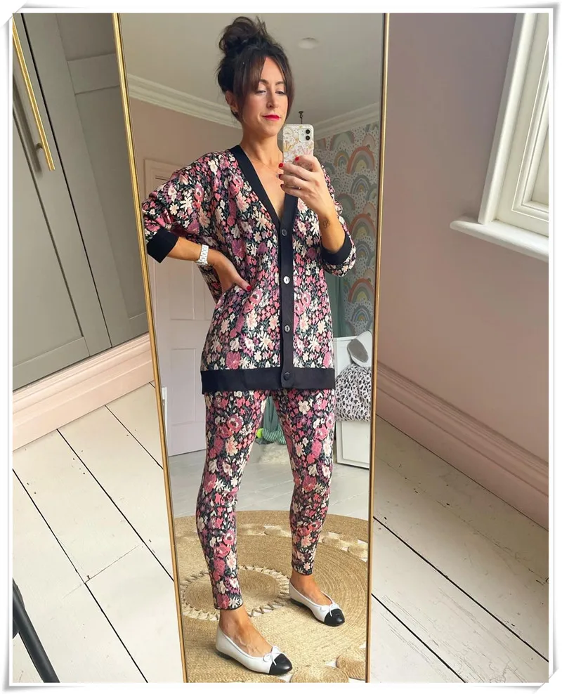 

Purple Floral Knitted Cardigan Fashion V Neck Female Sweater Gilet Femme Manche Longue Chandails Ladies Tops Za 2021 Women Veste