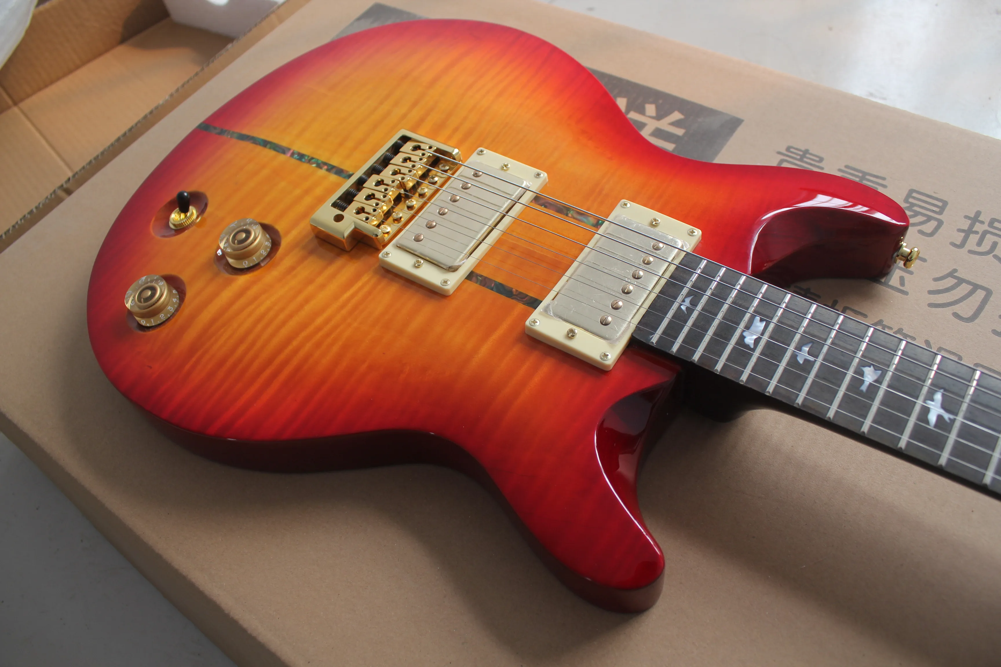 

Factory Custom Electric Guitar,1932 Guitar Chery Sunburst Mahogany Body HH pickups Gold Fixed Bridge Rosewood Wood Fingerboard