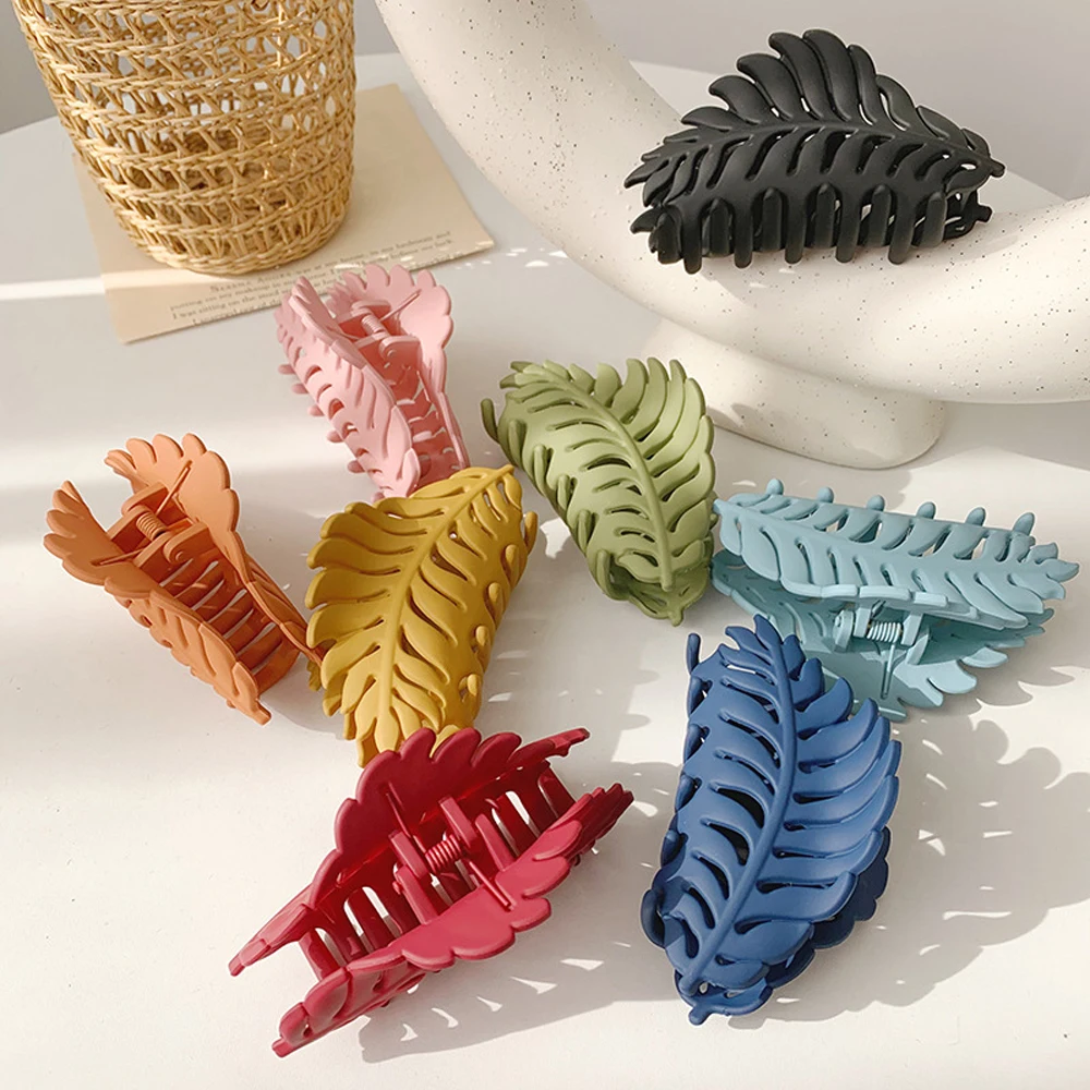 

Plastic Large Size Hollow Leaves Hair Claws Hair Grab Disk Hair Clamping Clips for Women Girls Bathing Clips Ponytail Holder