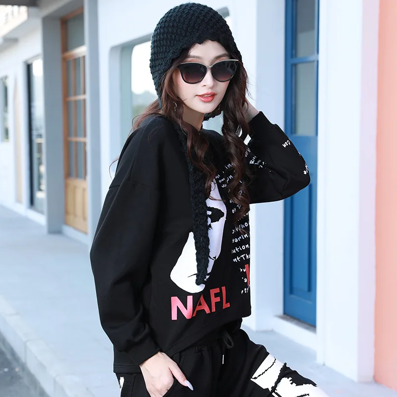 Женская футболка с длинным рукавом Max LuLu черная Повседневная принтом в стиле панк