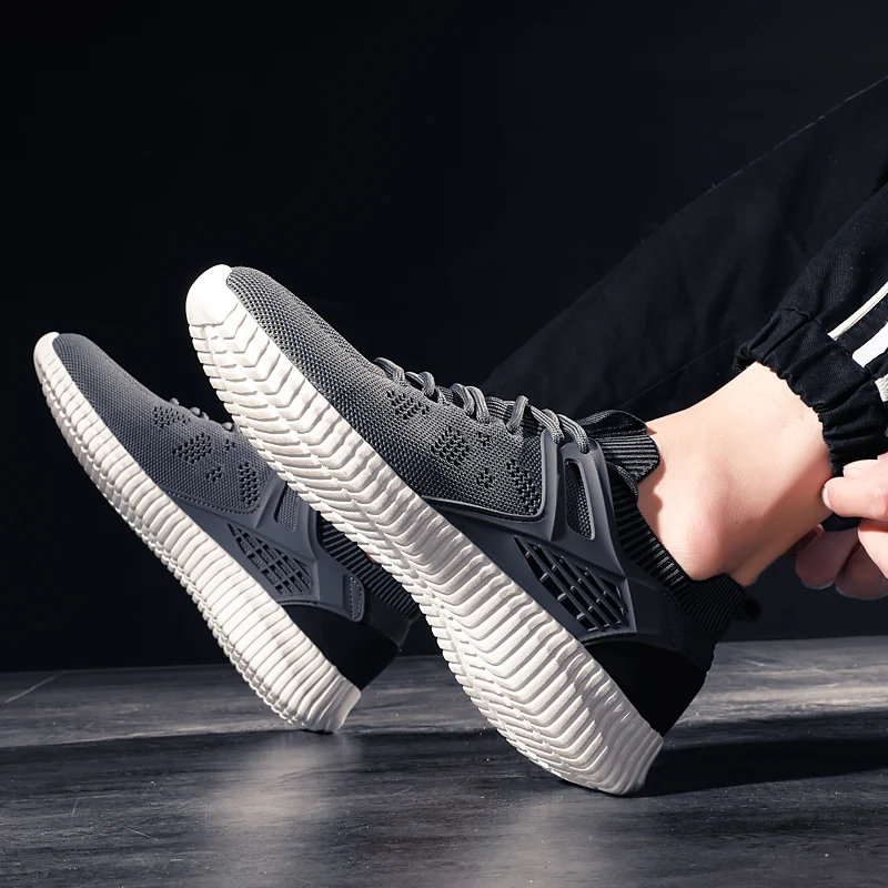 

YWYGMZ Fashion Hot Sale Men Running Shoes Breathable Outdoor Sports Lightweight Sneakers Mesh Comfortable Athletic Training