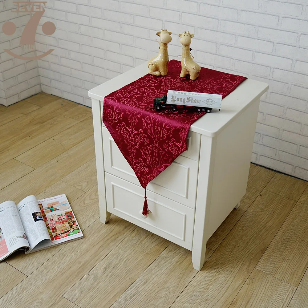 Дорожка для стола с кисточками 33x90 см в классическом европейском жаккардовом