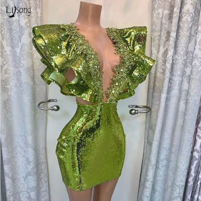 Зеленое короткое вечернее платье с блестками от кутюр для выпускного вечера