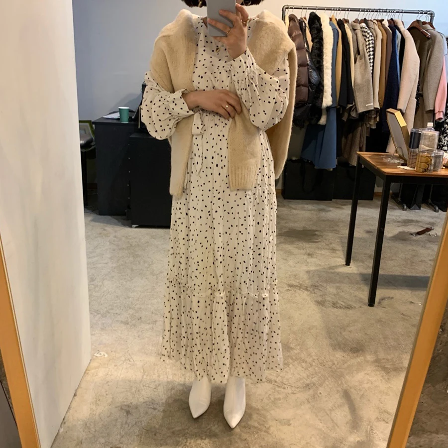 Женское длинное платье в горошек облегающее французском стиле с круглым