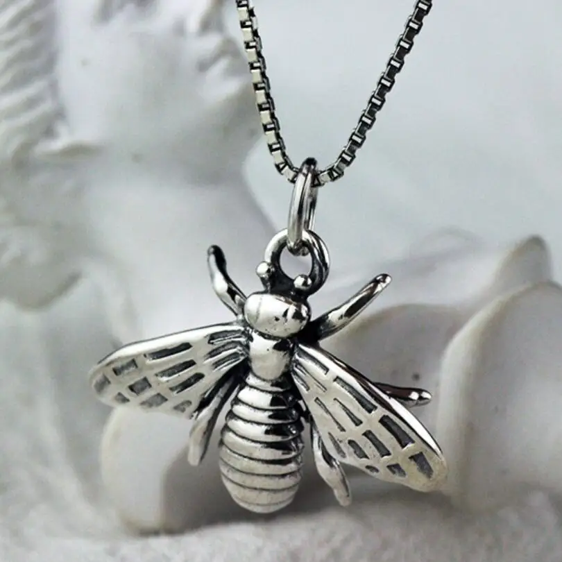 

Кулон в виде пчелы из серебра 925 пробы (YRT)