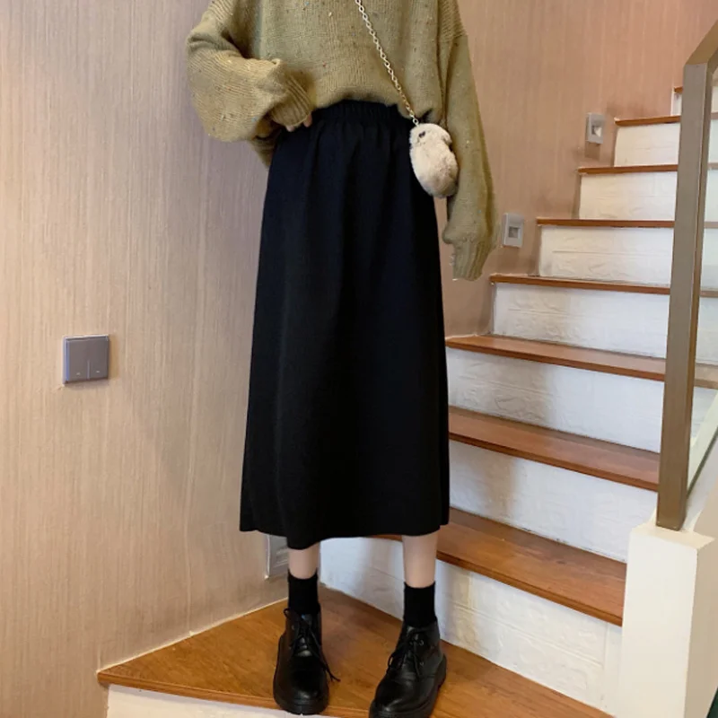 Женское платье средней длины черное А-силуэта с высокой талией весна-осень 2021 |