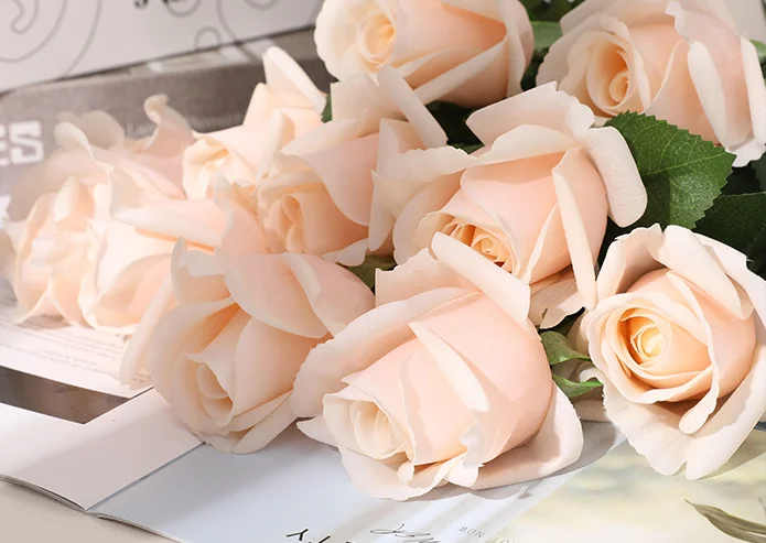 

5pcs Single Branch Real Touch Moisturizing Rose Artificial Flowers Decoration Home Bride Hand Hold Fake Flowers Wedding Decor