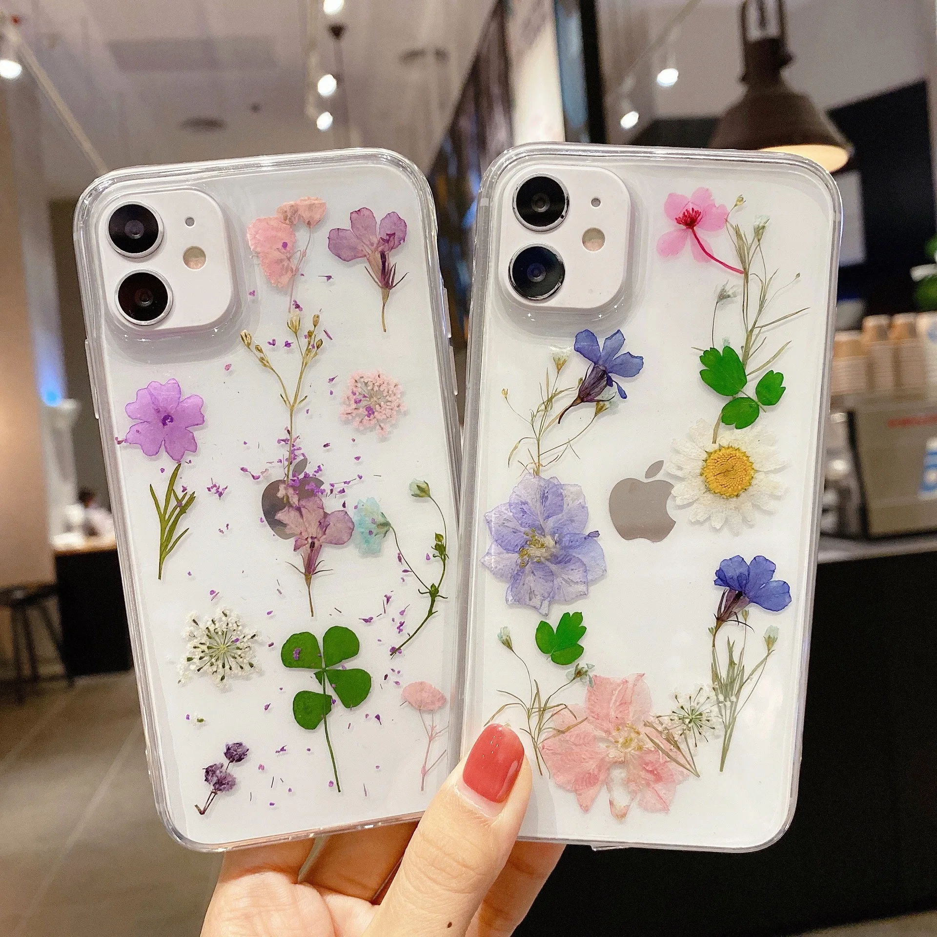 

Suitable for IP12 MAX Epoxy Glitter Dried Flower Phone Case XR 7 8 6 XS XR Color Chrysanthemum Tide Brand Customized Phone Case