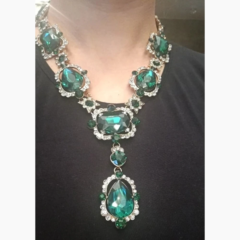 

Dvacaman New Statement Necklace Jewelry for Women Luxury Big Green Color Rhinestone Pendant Necklace High Quality Crystal Bijoux