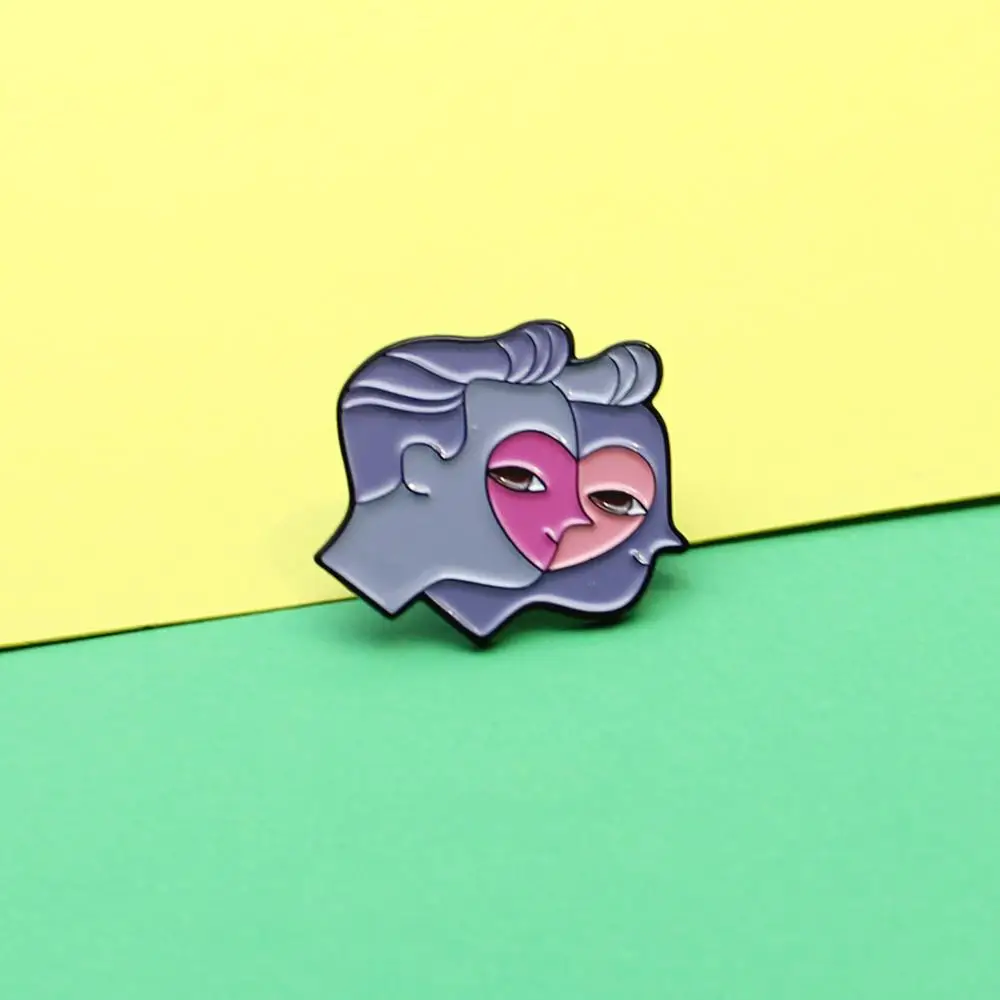 Женская/Мужская брошь с эмалью значок на лацкан розовым сердцем и синей улыбкой