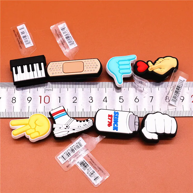 Original PVC Piano keys Croc Shoe Charms NEW Gesture love Slippers Beach Shoes Accessories Decorations for Jibz Kids Party Gifts