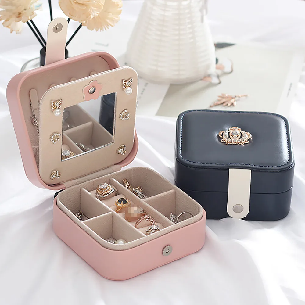 

8Seasons Fashion PU Leather Jewelry Box Bracelets Rings Storage Box For Women Travel Portable Carrying Cases 11*11*5.8cm,1Piece