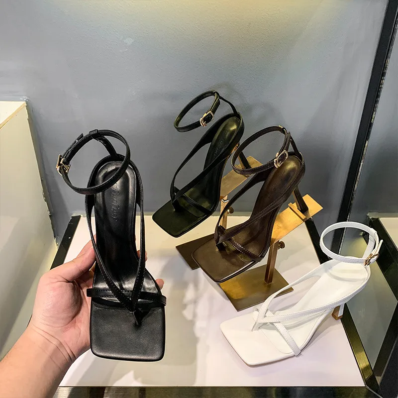 Белые босоножки на высоком каблуке Новинка 2020 года Женские летние сандалии с