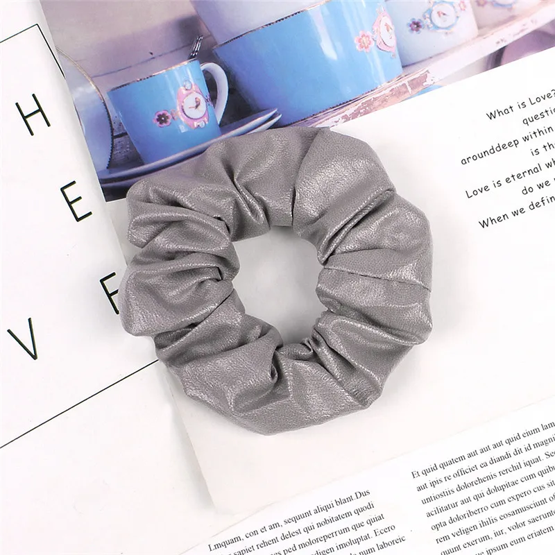gray Для женщин Винтаж кожаные волосы PU Scrunchies большой Однотонные резинки; Стрейчевые удобные эластичные резинки для волос основные резинка для волос - Цвет: gray