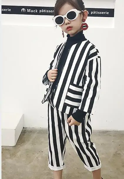 Костюм для девочек на весну и осень 2019 модный костюм из двух частей в Корейском