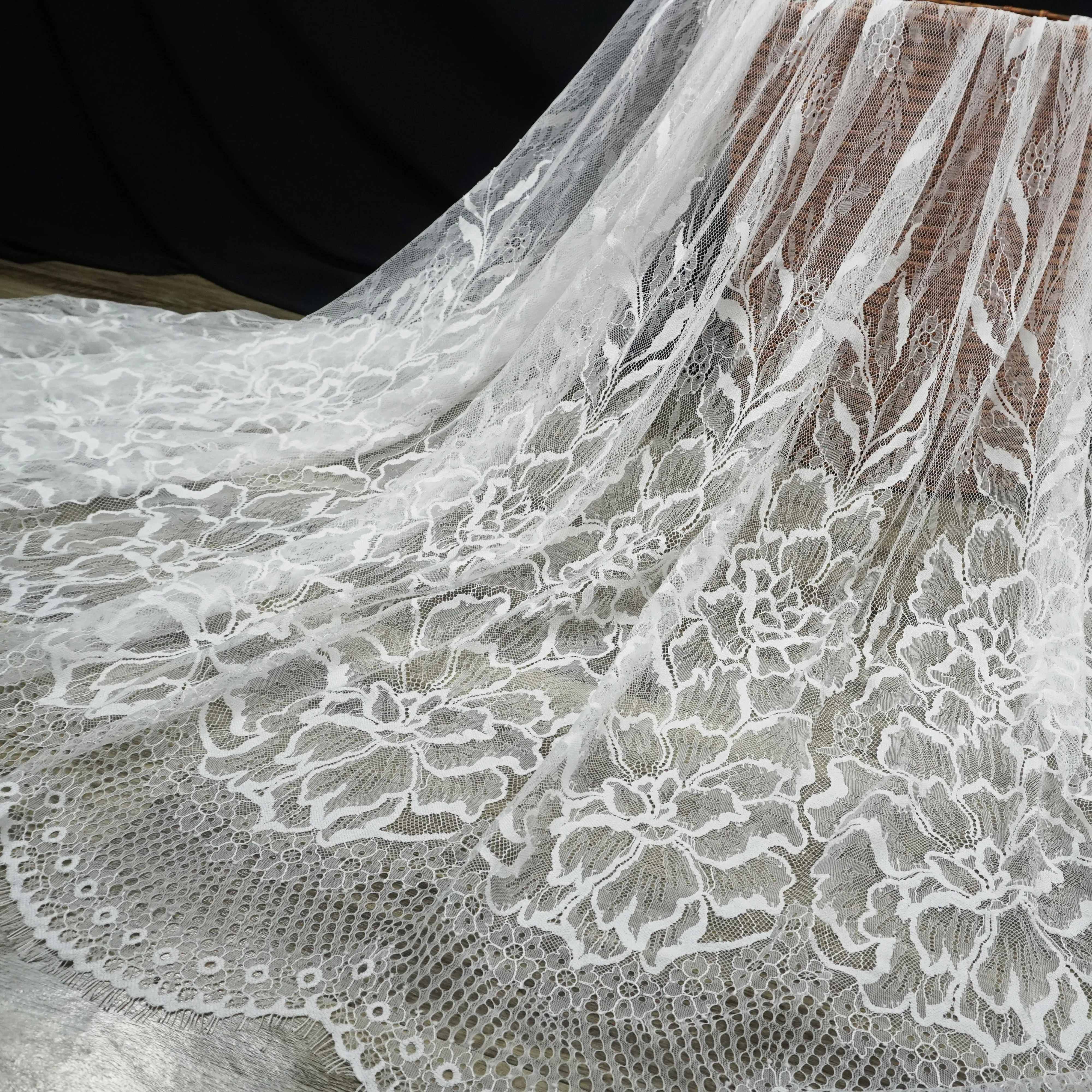 Большие цветочные ресницы chantilly lace длиной 3 метра! Новое поступление, кружевное свадебное кружевное платье для невесты, модный стиль