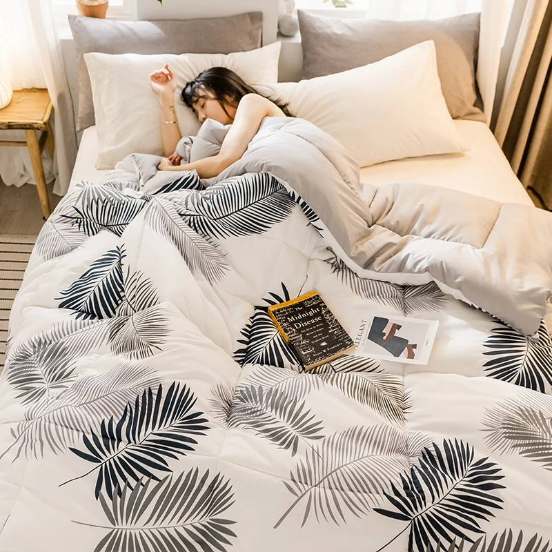 High-grade All-season Down Duvet Plush Hot Sales Hotel Home Bedding Comforter  New Design Cotton Microfiber Fill Washable Duvet