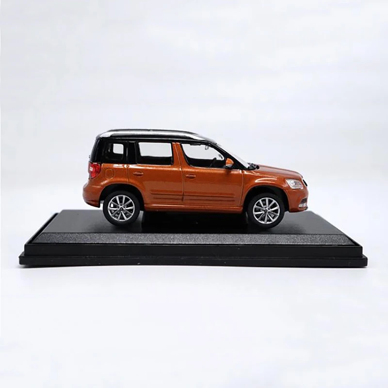 1:43 Shanghai Skoda Wild Emperor SKODA Yeti City Edition основание модели из сплава |