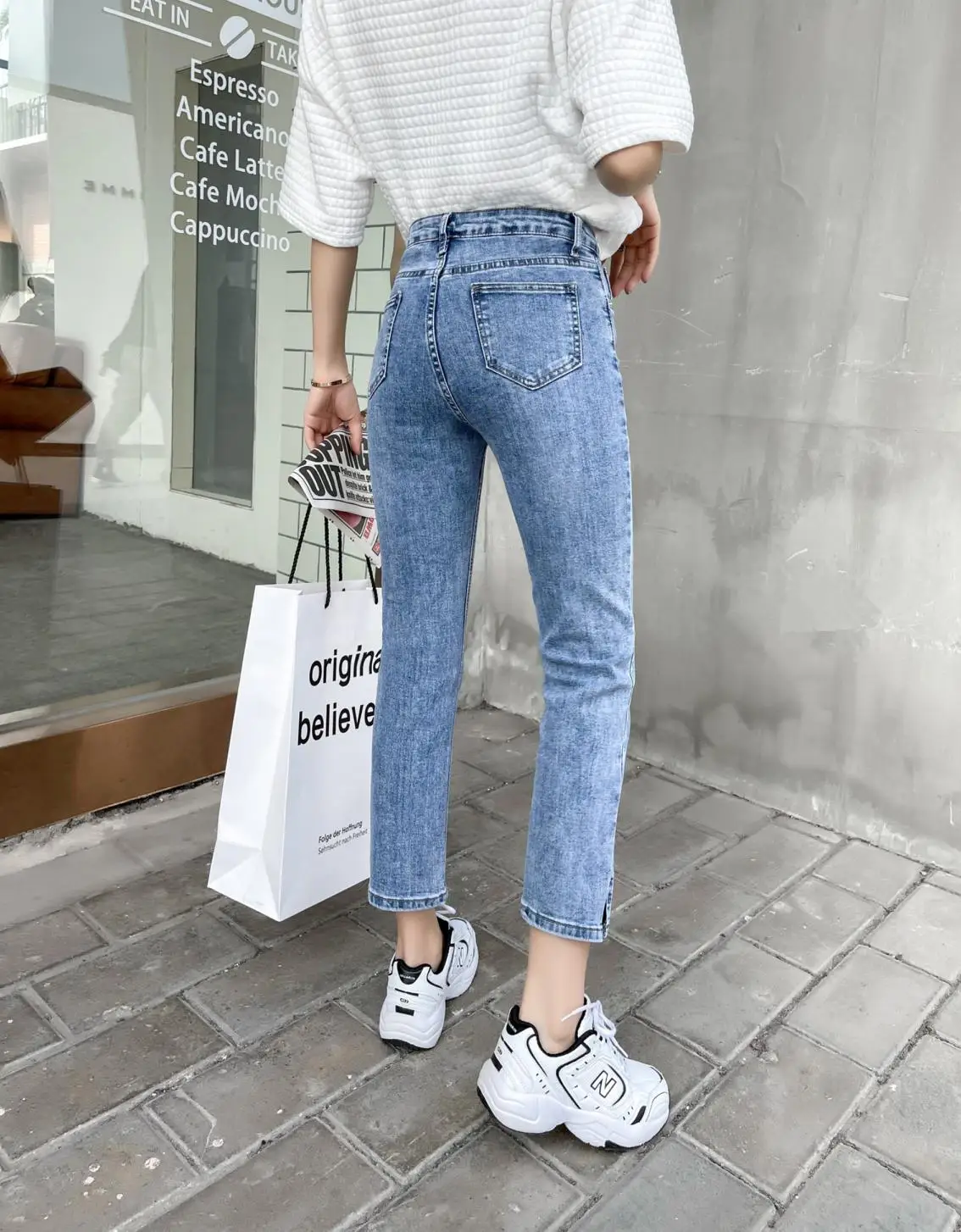 

Spring new jeans female two grain of buckle relaxed joker pipe trunks little straight nine minutes of pants